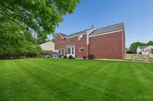 1551 Hunt Club Dr, Miami Township, OH 45150 - Photo 4