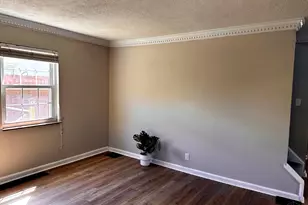 1612 Hunt Rd, Reading, OH 45215 - Photo 4