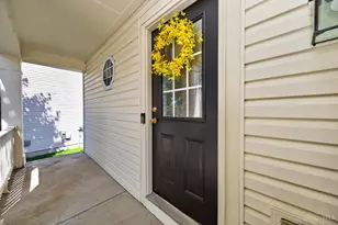 204 Lights Pointe Ct, New Richmond, OH 45157 - Photo 4