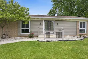 7694 Kennesaw Dr, West Chester, OH 45069 - Photo 2