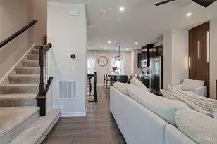25 Wentworth Ln, Cincinnati, OH 45236 - Photo 6