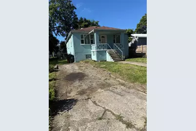 955 Simmons Avenue, Lincoln Heights, OH 45215 - Photo 1