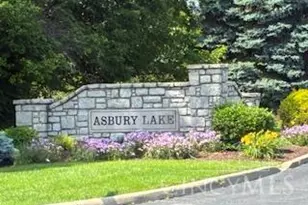 5461 Asbury Lake Dr, Green Township, OH 45247 - Photo 2