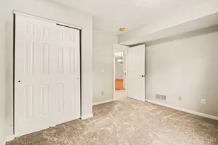 5461 Asbury Lake Dr, Green Township, OH 45247 - Photo 20