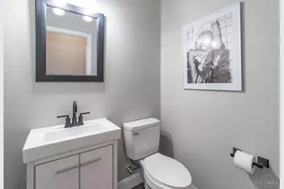 855 Sunrise Ridge Court, Hamilton Township, OH 45039 - Photo 12