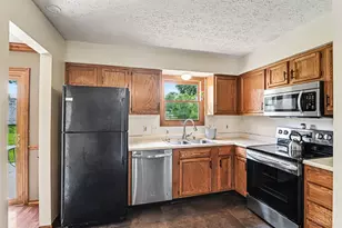 6092 Brofield Dr, Fairfield Township, OH 45011 - Photo 6