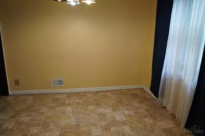 2345 Losantiville Avenue, Golf Manor, OH 45237 - Photo 8