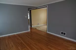 2345 Losantiville Ave, Golf Manor, OH 45237 - Photo 8
