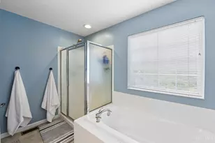 4869 Kleeman Green Dr, Cincinnati, OH 45211 - Photo 28