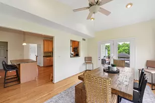 4869 Kleeman Green Dr, Cincinnati, OH 45211 - Photo 14