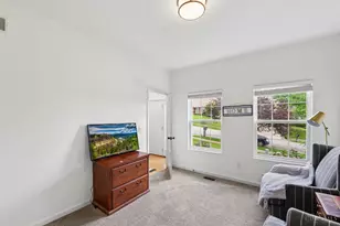 4869 Kleeman Green Dr, Cincinnati, OH 45211 - Photo 20