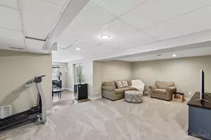 4869 Kleeman Green Dr, Cincinnati, OH 45211 - Photo 34