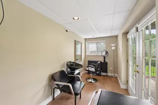 4869 Kleeman Green Dr, Cincinnati, OH 45211 - Photo 38