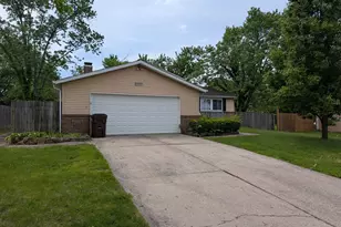 2961 Spruceway Dr, Colerain Township, OH 45251 - Photo 2