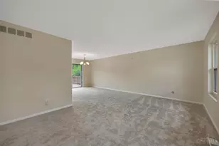 11860 Belgreen Ln, Springfield Township, OH 45240 - Photo 12