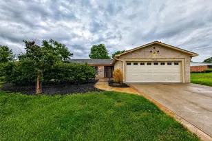 7244 Hollywood Dr, West Chester, OH 45069 - Photo 1