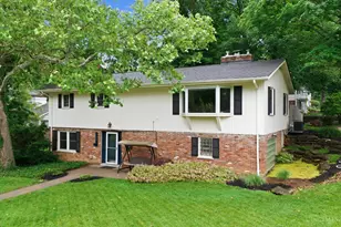 1204 Forest Ct, Wyoming, OH 45215 - Photo 1