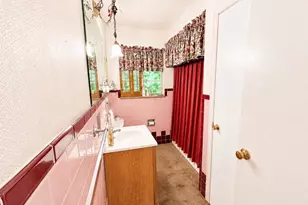 33 Imbler Dr, Cincinnati, OH 45218 - Photo 8