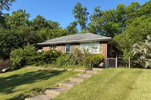 33 Imbler Dr, Cincinnati, OH 45218 - Photo 1