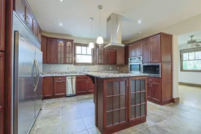 115 E Mills Avenue, Wyoming, OH 45215 - Photo 18
