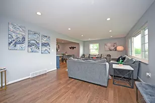 9891 Tollgate Ln, Montgomery, OH 45242 - Photo 8