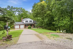 1122 Thornhill Ln, Lawrenceburg, IN 47025 - Photo 2