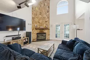 12150 Peak Dr, Cincinnati, OH 45246 - Photo 26