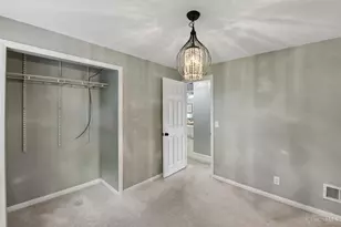 5692 Lauderdale Dr, Cincinnati, OH 45239 - Photo 22