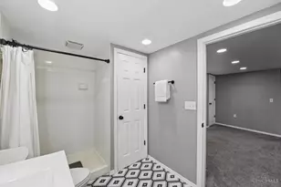 5692 Lauderdale Dr, Cincinnati, OH 45239 - Photo 48