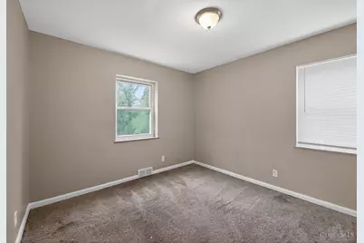 8668 Daly Road, Springfield Township, OH 45231 - Photo 10