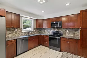 1344 Plazaview Ct, Anderson Township, OH 45255 - Photo 14