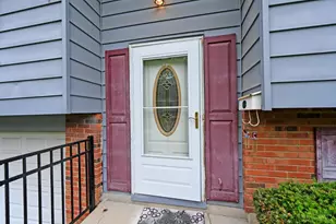 1047 Beacon St, Cincinnati, OH 45230 - Photo 2