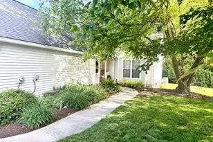 7612 Lake Pointe, Maineville, OH 45039 - Photo 2