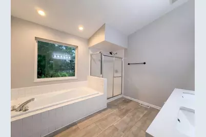 12173 Village Woods Drive, Sharonville, OH 45241 - Photo 6