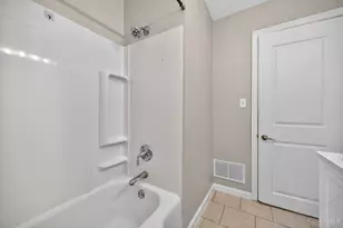 705 Kenworth Ave, Hamilton, OH 45013 - Photo 16