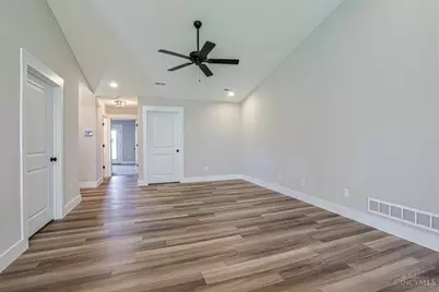 5019 Waterford Lane, Middletown, OH 45042 - Photo 12