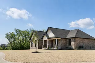 2795 Venice Crossing Dr, Ross Township, OH 45013 - Photo 2