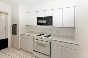 2444 Madison Rd, Cincinnati, OH 45208 - Photo 20