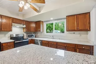 7979 Fawncreek Dr, Cincinnati, OH 45249 - Photo 14