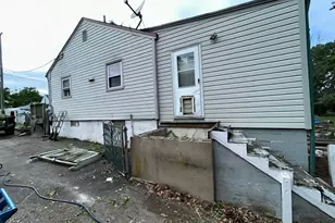 7260 Osceola Dr, Cincinnati, OH 45243 - Photo 2