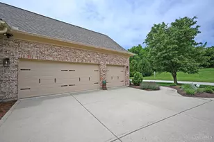 445 Ivy Trails Dr, Union Township, OH 45244 - Photo 6