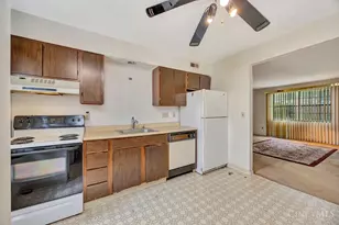 1937 Chaucer Dr, Sycamore Township, OH 45237 - Photo 10