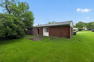 1315 Meredith Dr, Springfield Township, OH 45231 - Photo 2