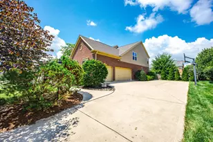 3527 Helendale Ct, Deerfield Township, OH 45040 - Photo 4