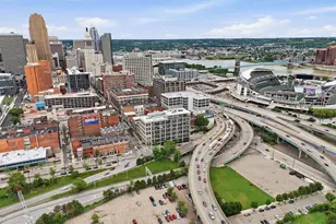 353 W 4th St, Cincinnati, OH 45202 - Photo 24