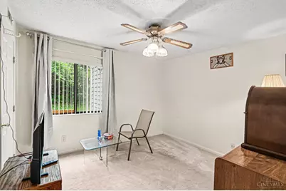 1544 W Galbraith Road #402, Cincinnati, OH 45231 - Photo 6