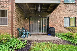 1544 W Galbraith Rd, Cincinnati, OH 45231 - Photo 2