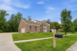 6211 Avebury Ct, Hamilton Township, OH 45152 - Photo 2