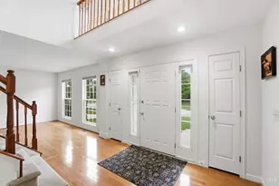 6211 Avebury Ct, Hamilton Township, OH 45152 - Photo 4