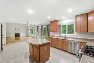 6211 Avebury Ct, Hamilton Township, OH 45152 - Photo 12